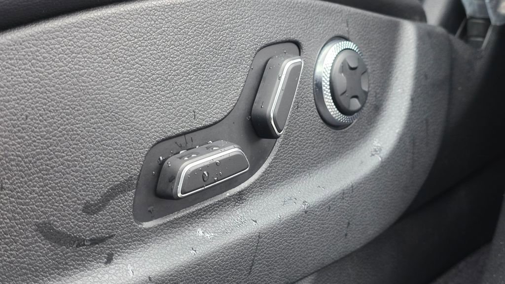 Used 2025 Genesis GV80 2.5T Standard image 25