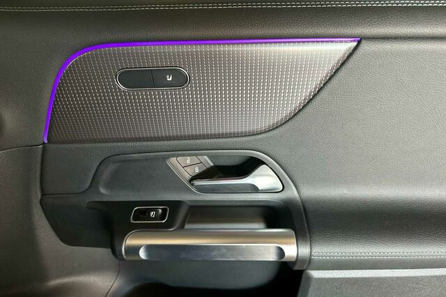 Certified 2022 Mercedes-Benz EQB 350 4MATIC image 21