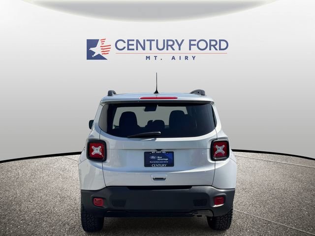 Used 2020 Jeep Renegade Altitude AWD/4WD image 3
