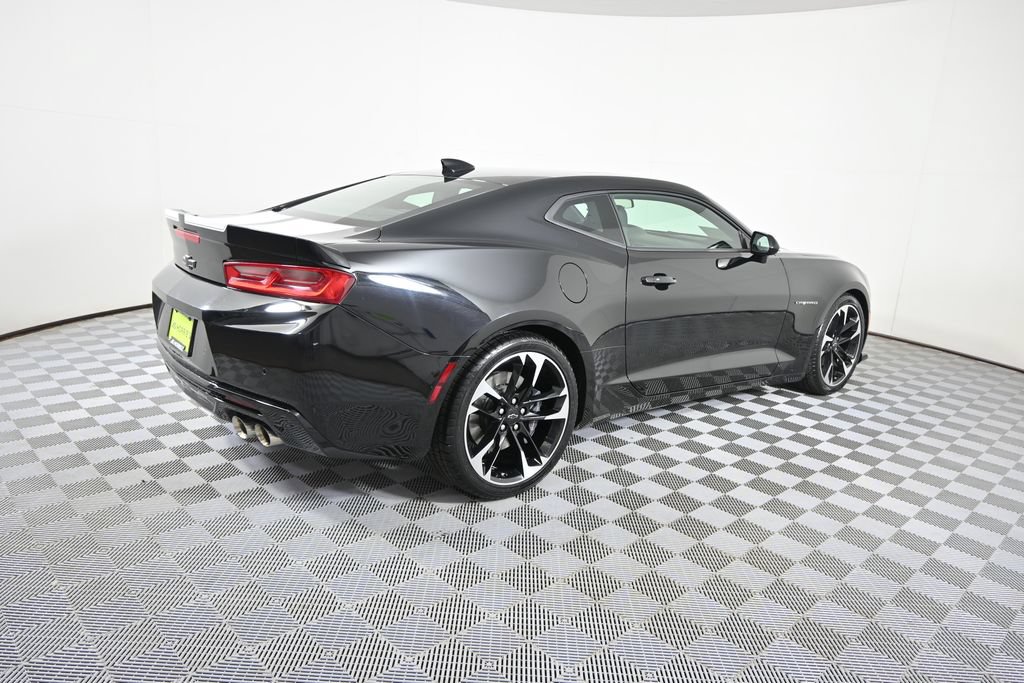 Used 2018 Chevrolet Camaro SS RWD image 6