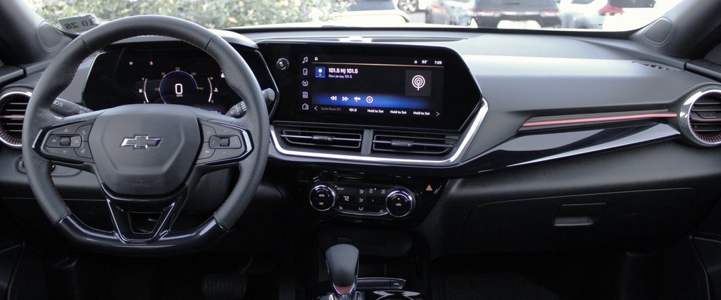 Used 2024 Chevrolet Trax RS w/ Driver Confidence Package image 26