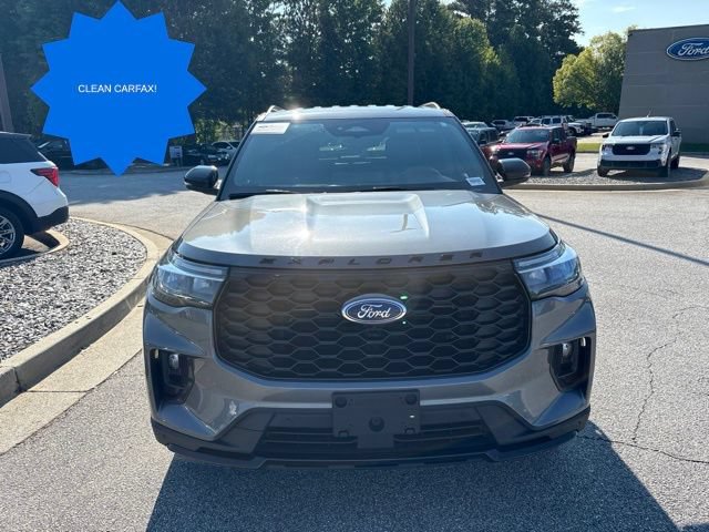 Certified 2025 Ford Explorer ST-Line AWD/4WD image 3