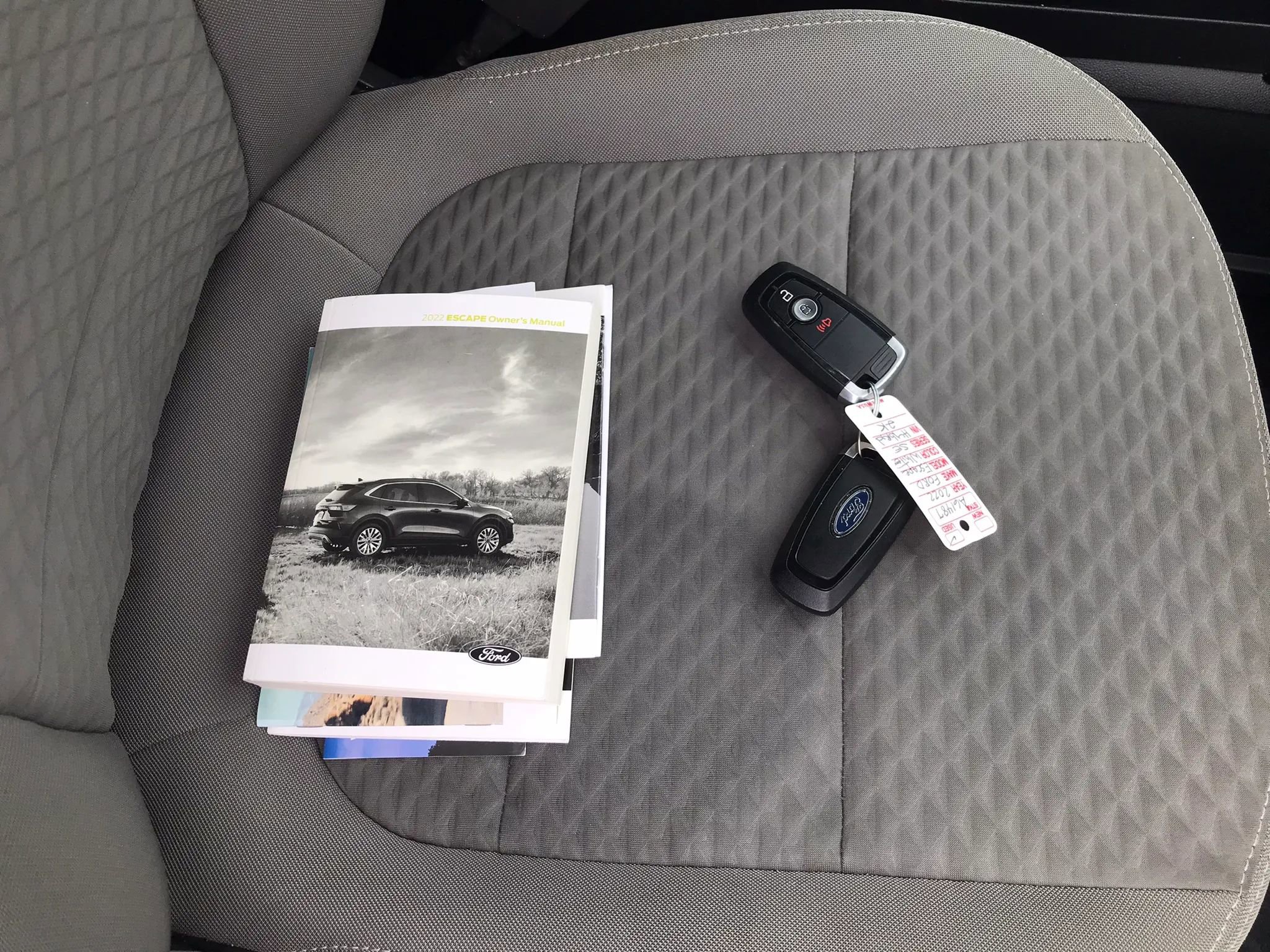 Used 2022 Ford Escape SE image 48