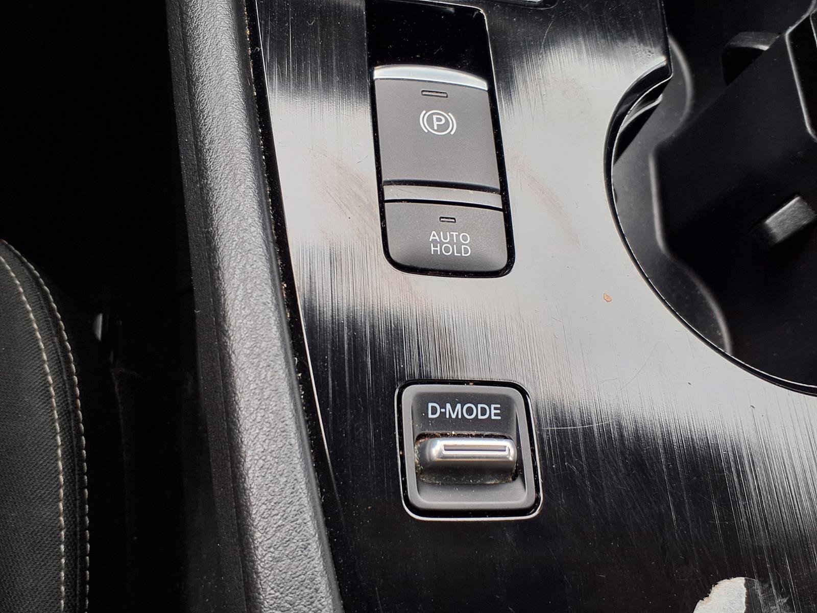 Used 2023 Nissan Rogue SV image 20