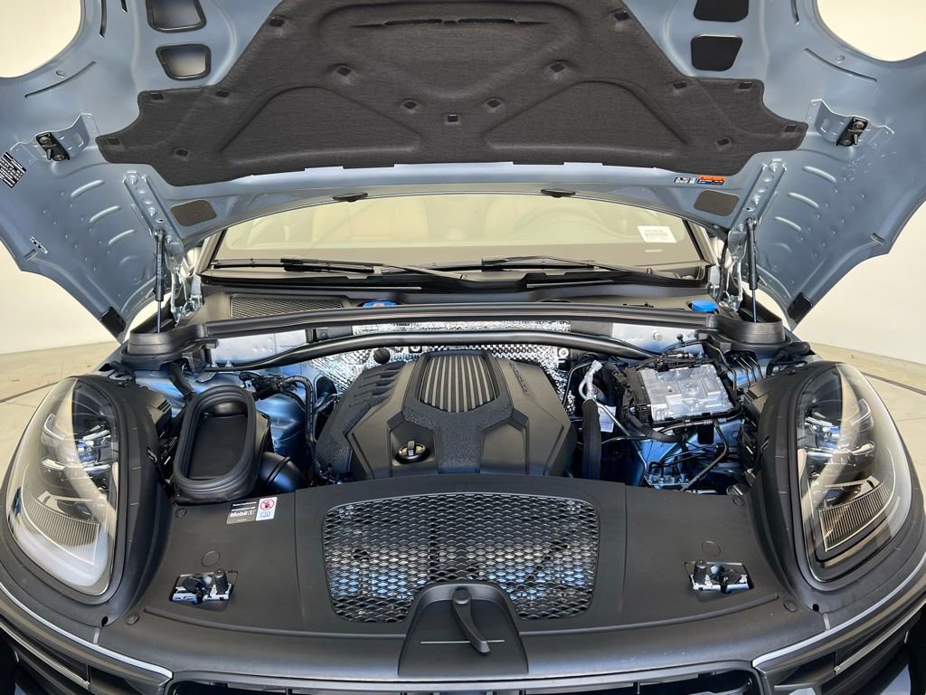 New 2026 Porsche Macan image 9