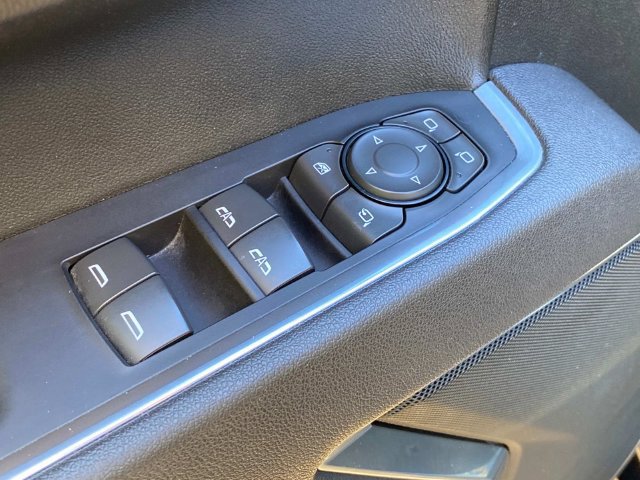 Used 2025 GMC Sierra 1500 SLT AWD/4WD image 13