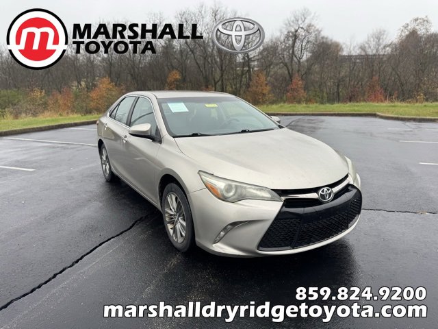 Used 2016 Toyota Camry SE image 1