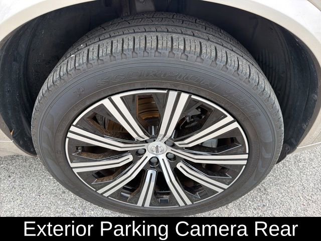 Used 2023 Volvo XC90 B5 Plus image 15
