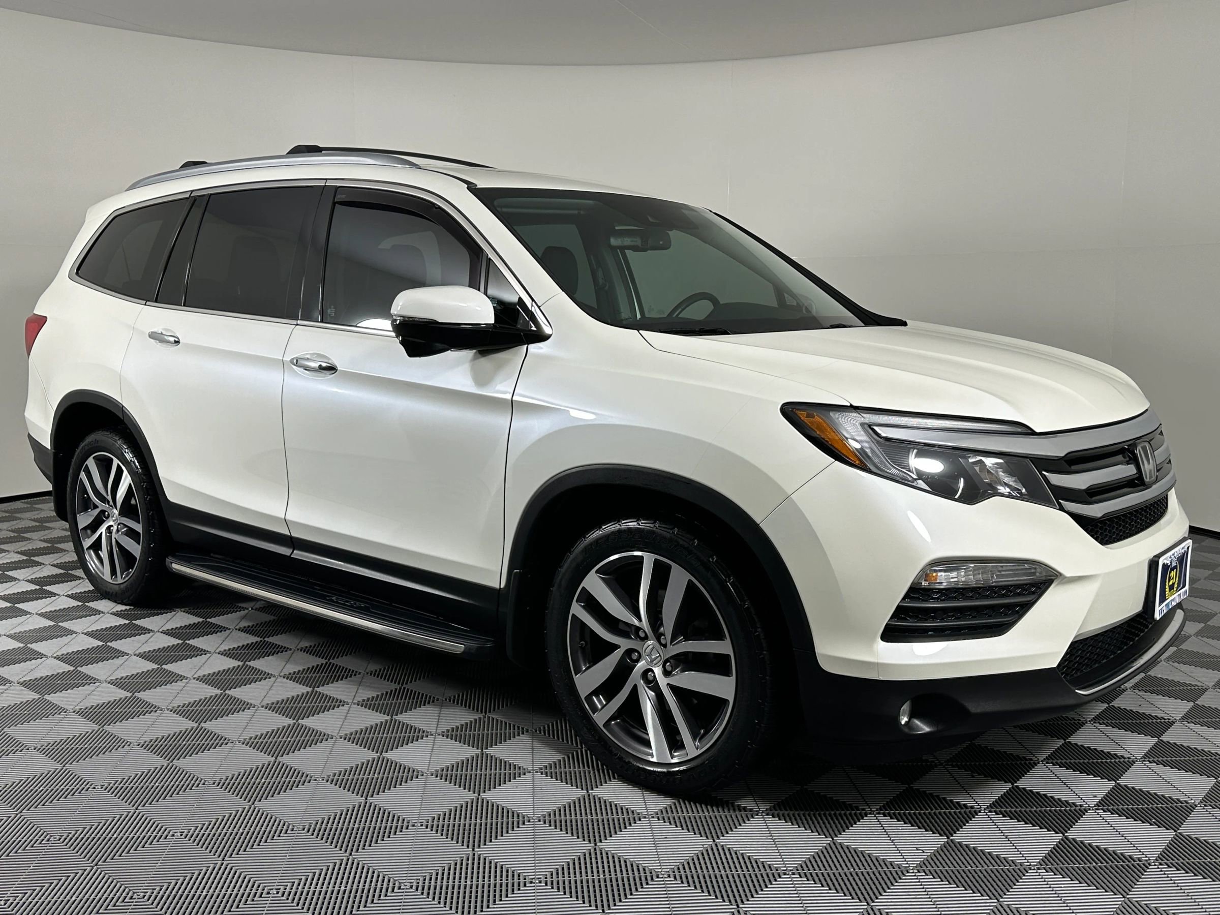Used 2017 Honda Pilot Touring image 14
