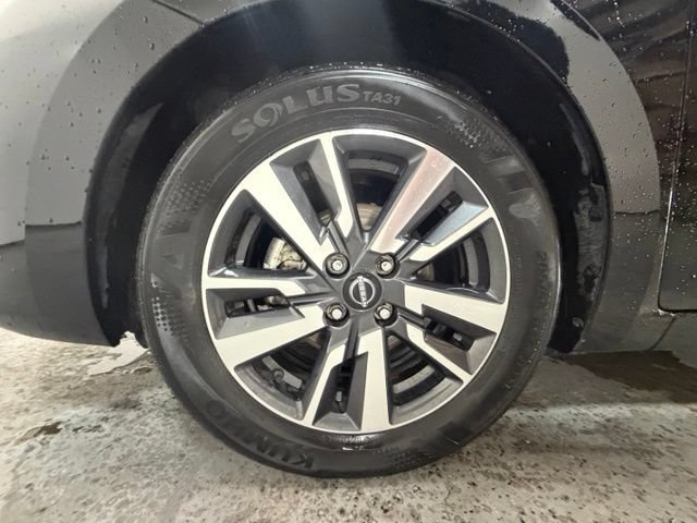 Used 2024 Nissan Versa SV FWD image 12