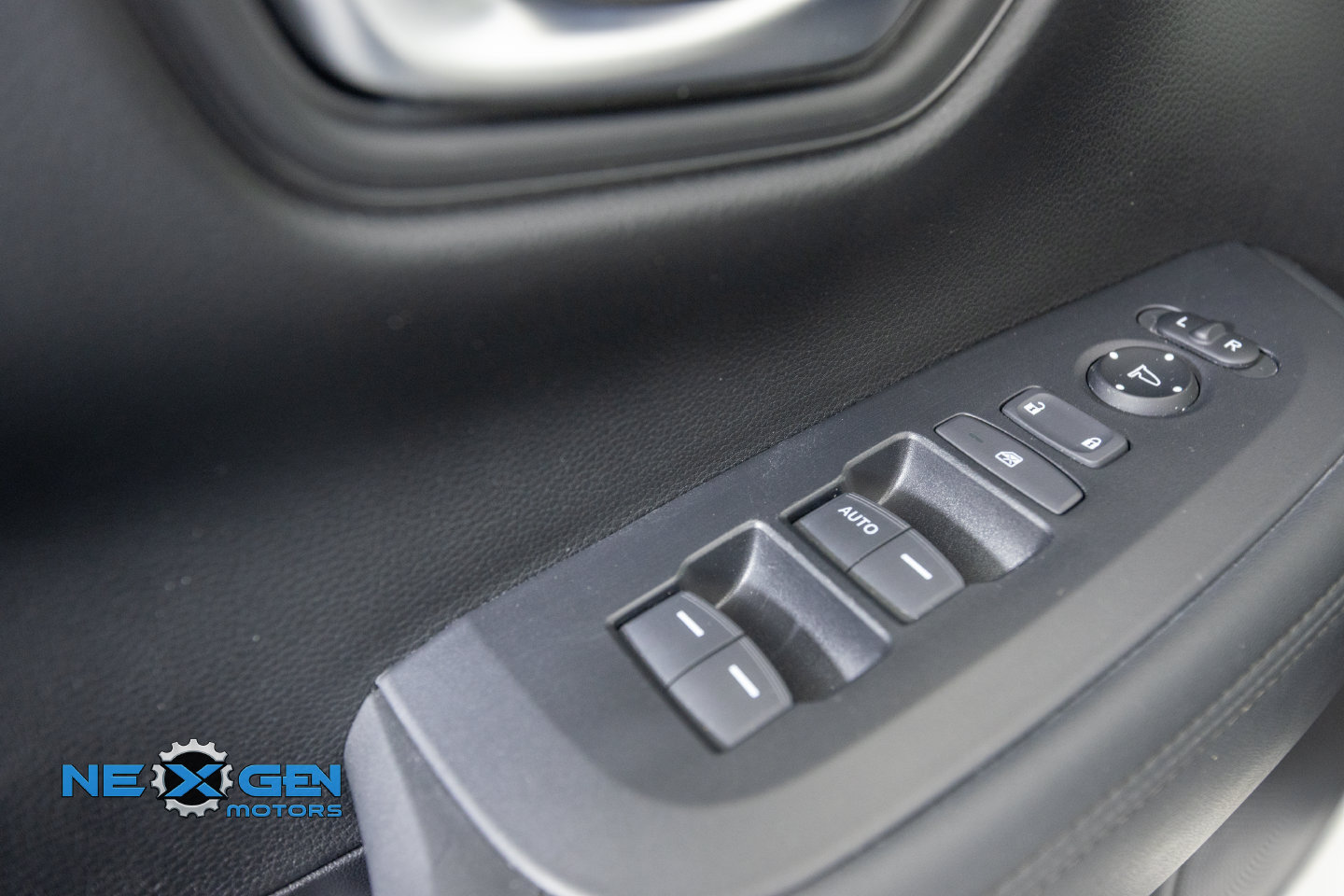 Used 2024 Honda HR-V LX image 15