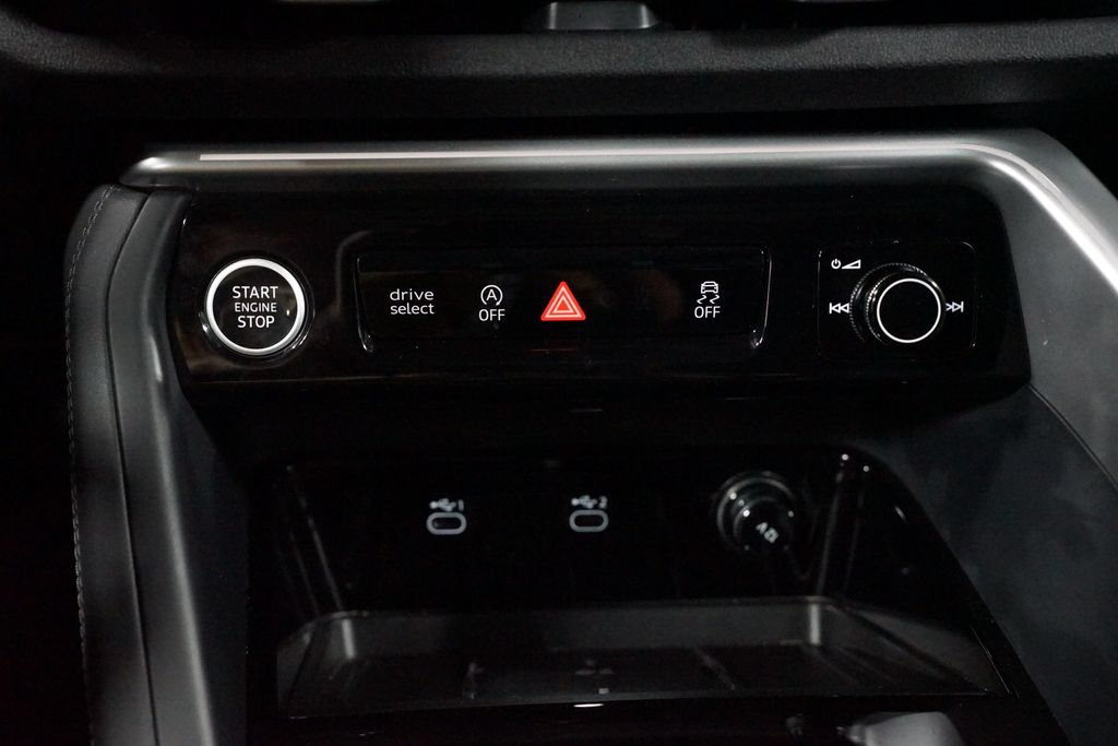 Used 2025 Audi Q5 Premium Plus AWD/4WD image 23