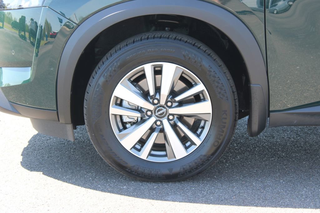 Used 2025 Nissan Pathfinder SL image 18