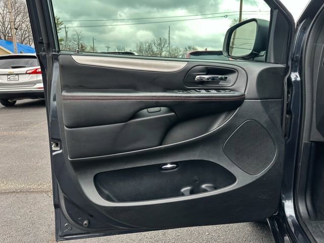 Used 2014 Dodge Grand Caravan R/T w/ Driver Convenience Group image 13