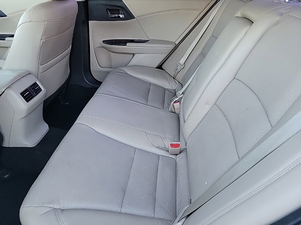 Used 2017 Honda Accord Touring image 11