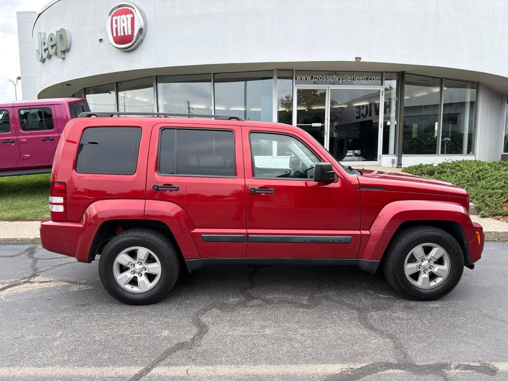 Used 2010 Jeep Liberty Sport w/ Popular Equipment Group AWD/4WD image 17