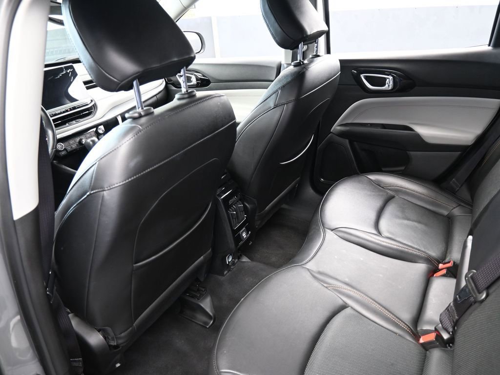 Used 2022 Jeep Compass Limited image 33