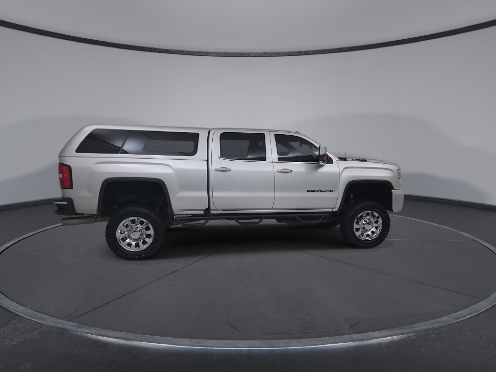 Used 2017 GMC Sierra 2500 Denali w/ Duramax Plus Package AWD/4WD image 17
