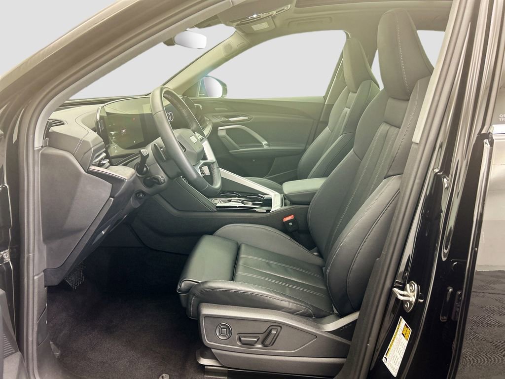 Certified 2025 Audi Q5 Premium Plus w/ Premium Plus image 18