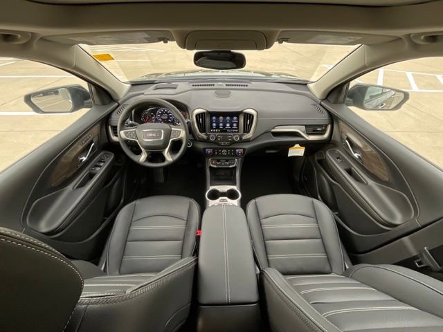Used 2023 GMC Terrain Denali w/ Denali Premium Package image 12