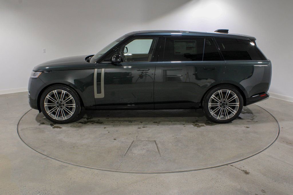 New 2026 Land Rover Range Rover Long Wheelbase SE image 2