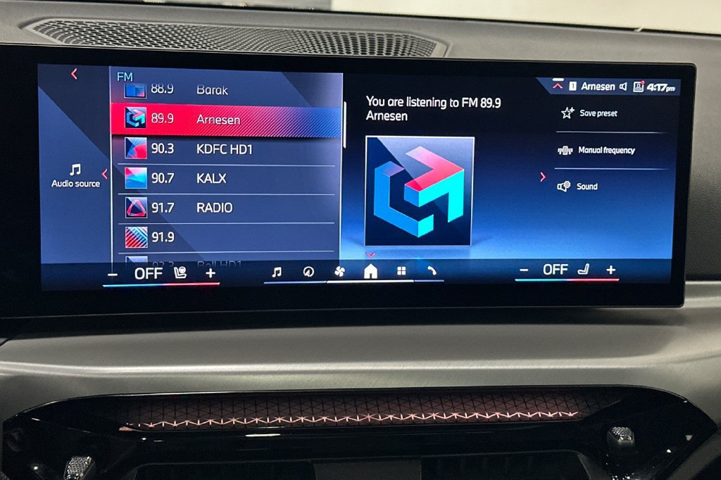 Used 2025 BMW M240i Coupe w/ Premium Package RWD image 20