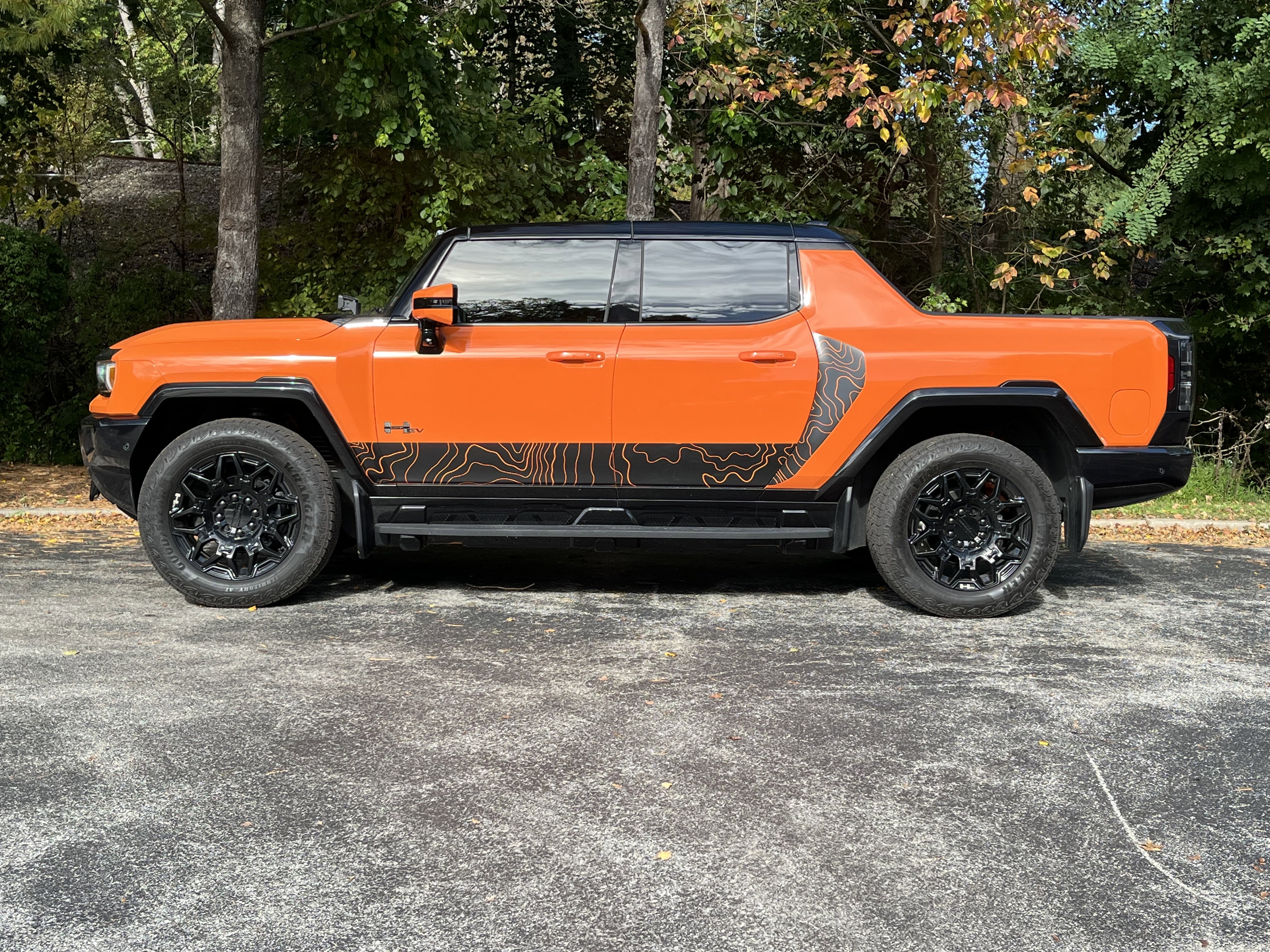 Used 2024 GMC Hummer EV 3X w/ LPO, Illumination Package image 2