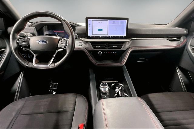 Used 2025 Ford Explorer ST-Line w/ ST-Line Street Pack AWD/4WD image 8