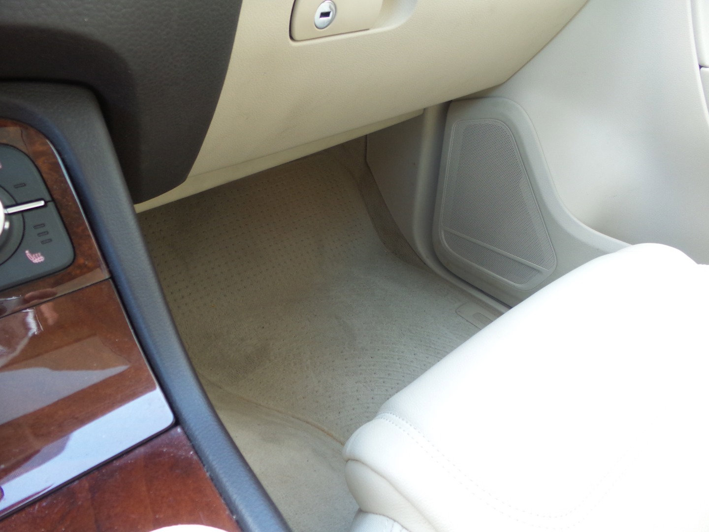 Used 2013 Volkswagen Touareg VR6 image 53