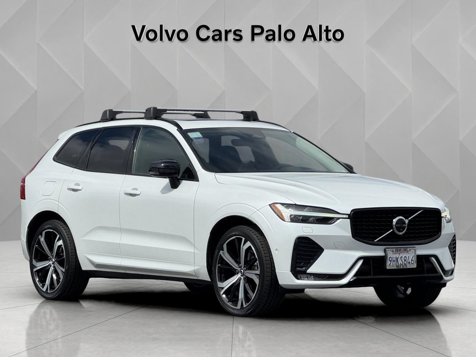 Certified 2023 Volvo XC60 B5 Ultimate w/ Protection Package Premier FWD image 12