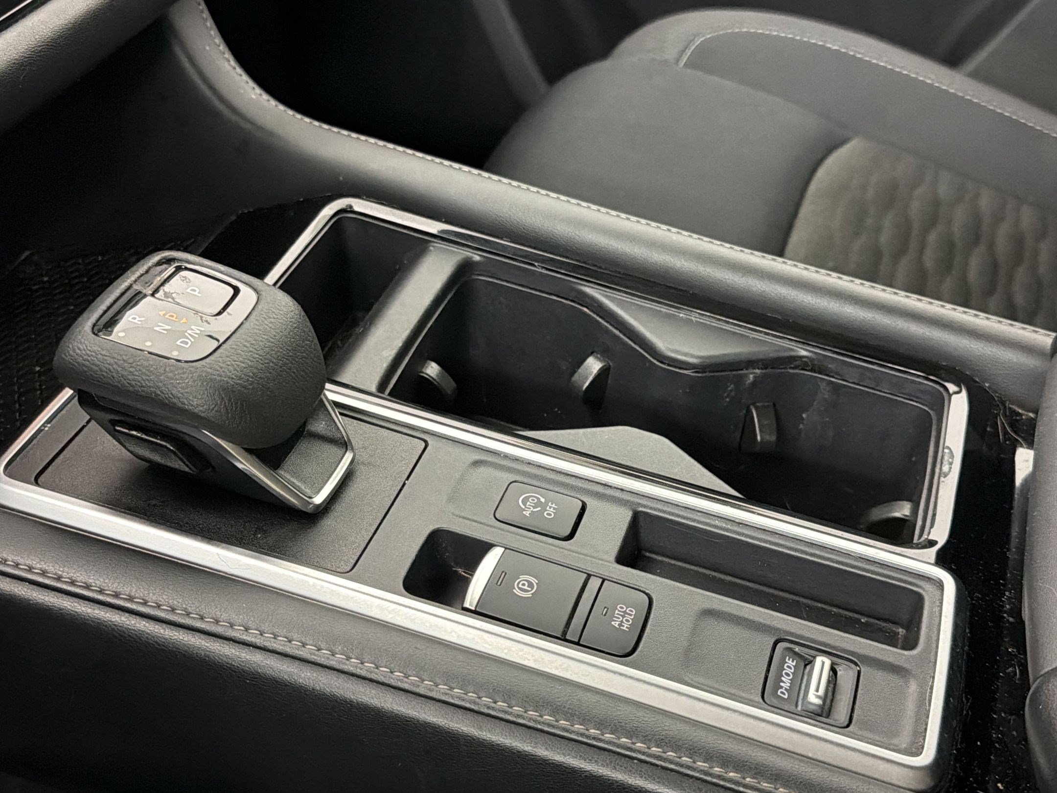 Used 2024 Nissan Pathfinder SV FWD image 16