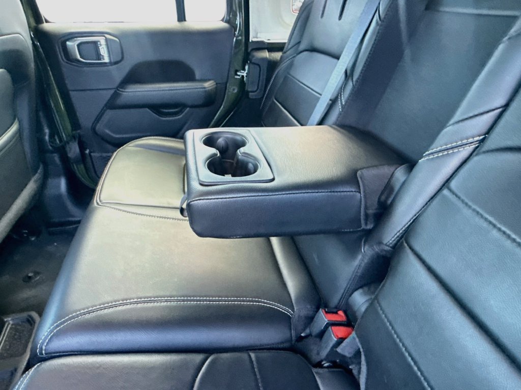 Used 2023 Jeep Wrangler Unlimited Sahara AWD/4WD image 30