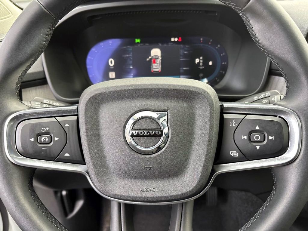 Used 2025 Volvo XC40 B5 Core w/ Protection Package Premier image 16