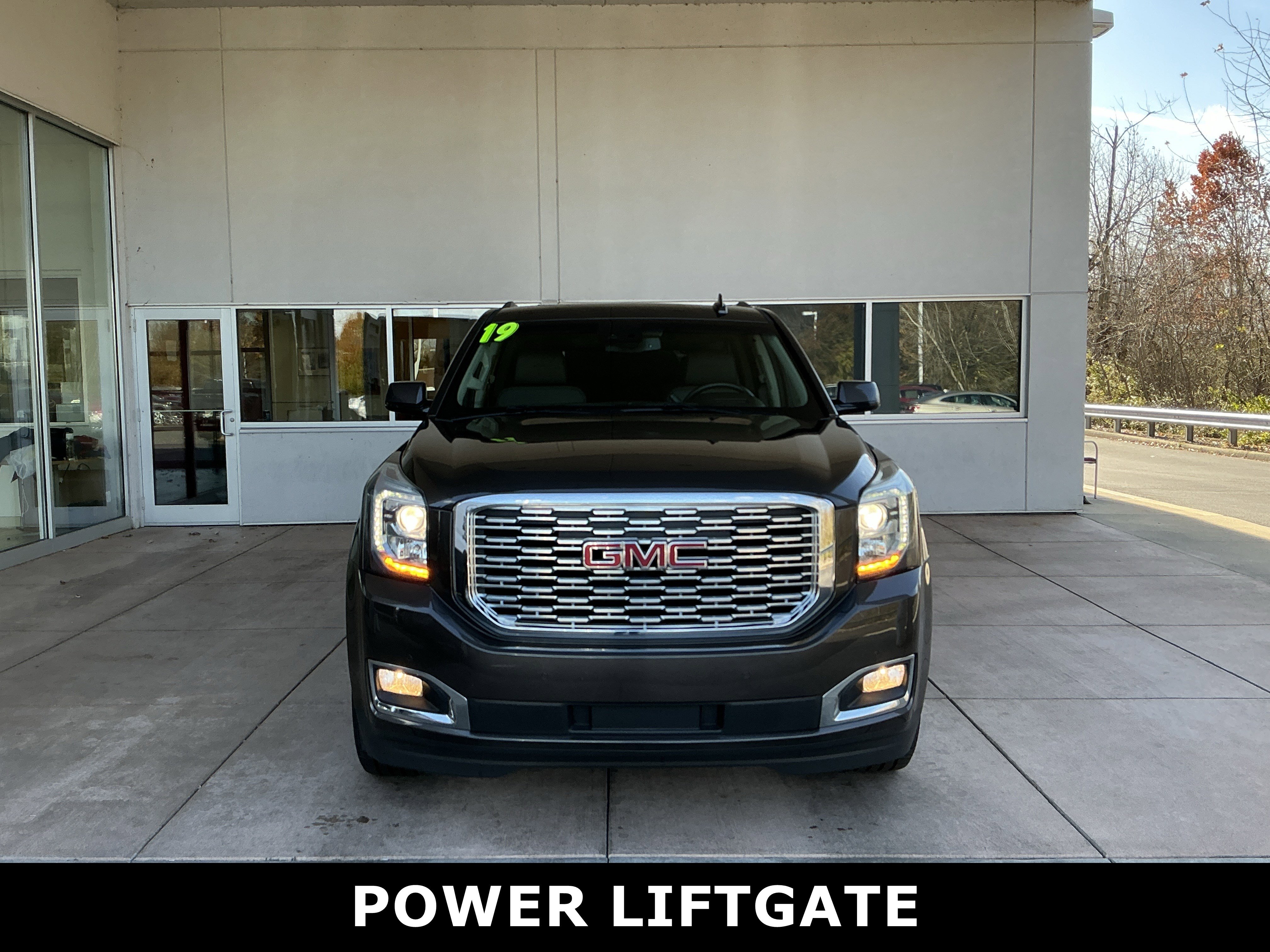 Used 2019 GMC Yukon XL Denali w/ Denali Ultimate Package image 2