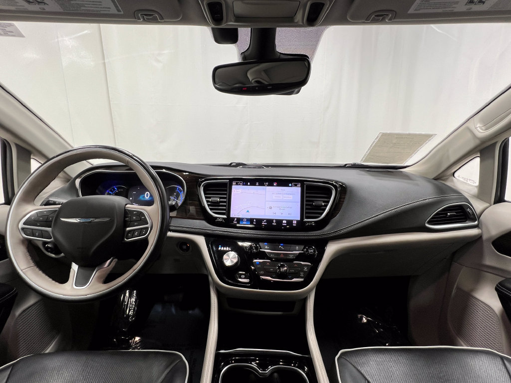 Used 2021 Chrysler Pacifica Limited FWD image 21
