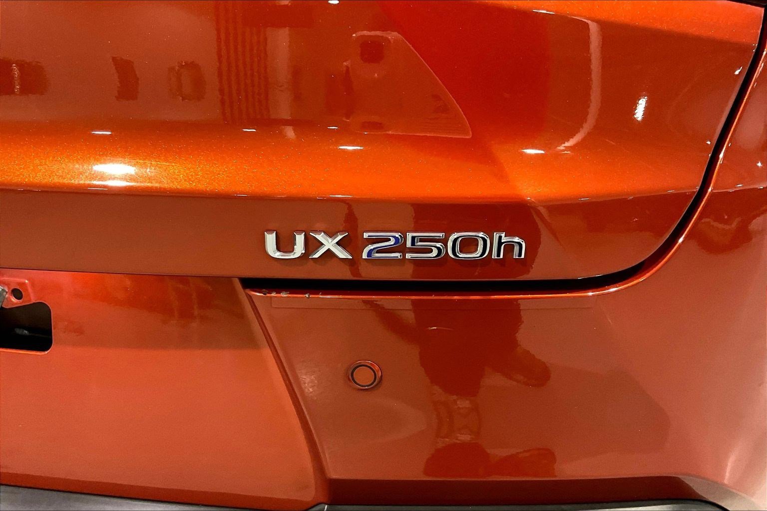 Used 2019 Lexus UX 250h w/ Premium Package AWD/4WD image 22