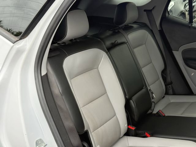 Used 2023 GMC Terrain SLT image 31