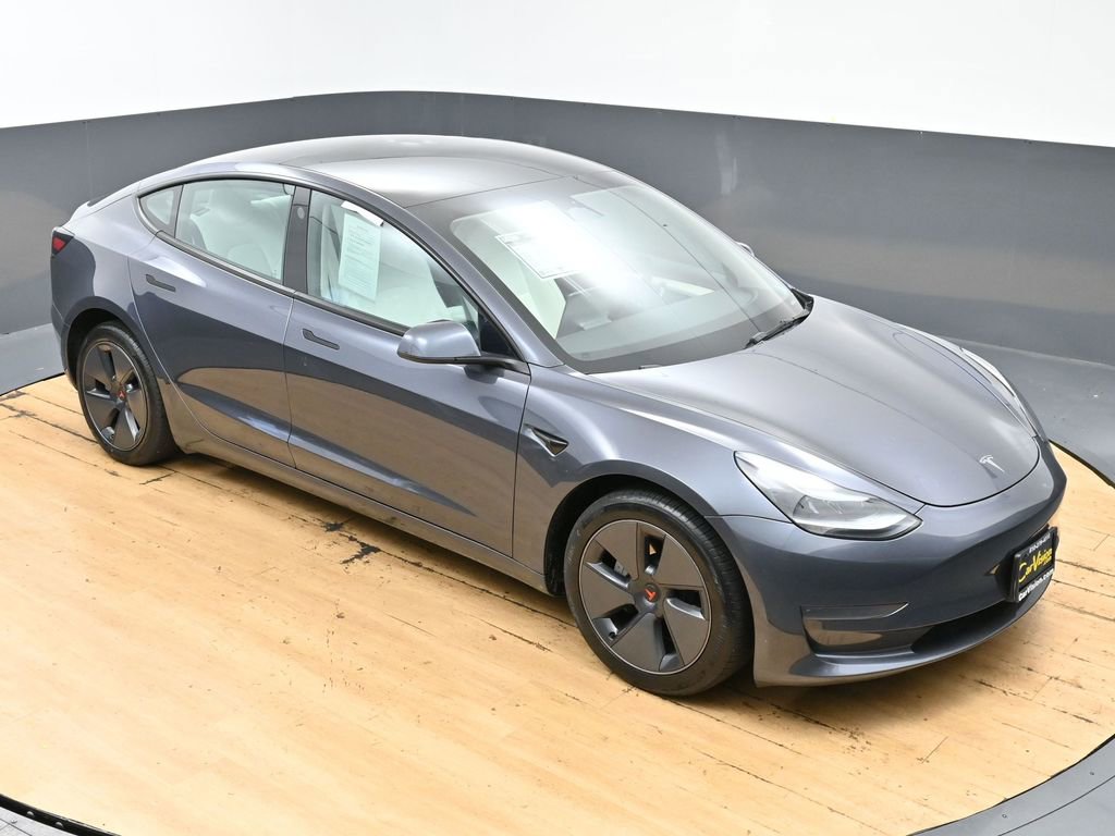 Used 2023 Tesla Model 3 Standard Range RWD image 2