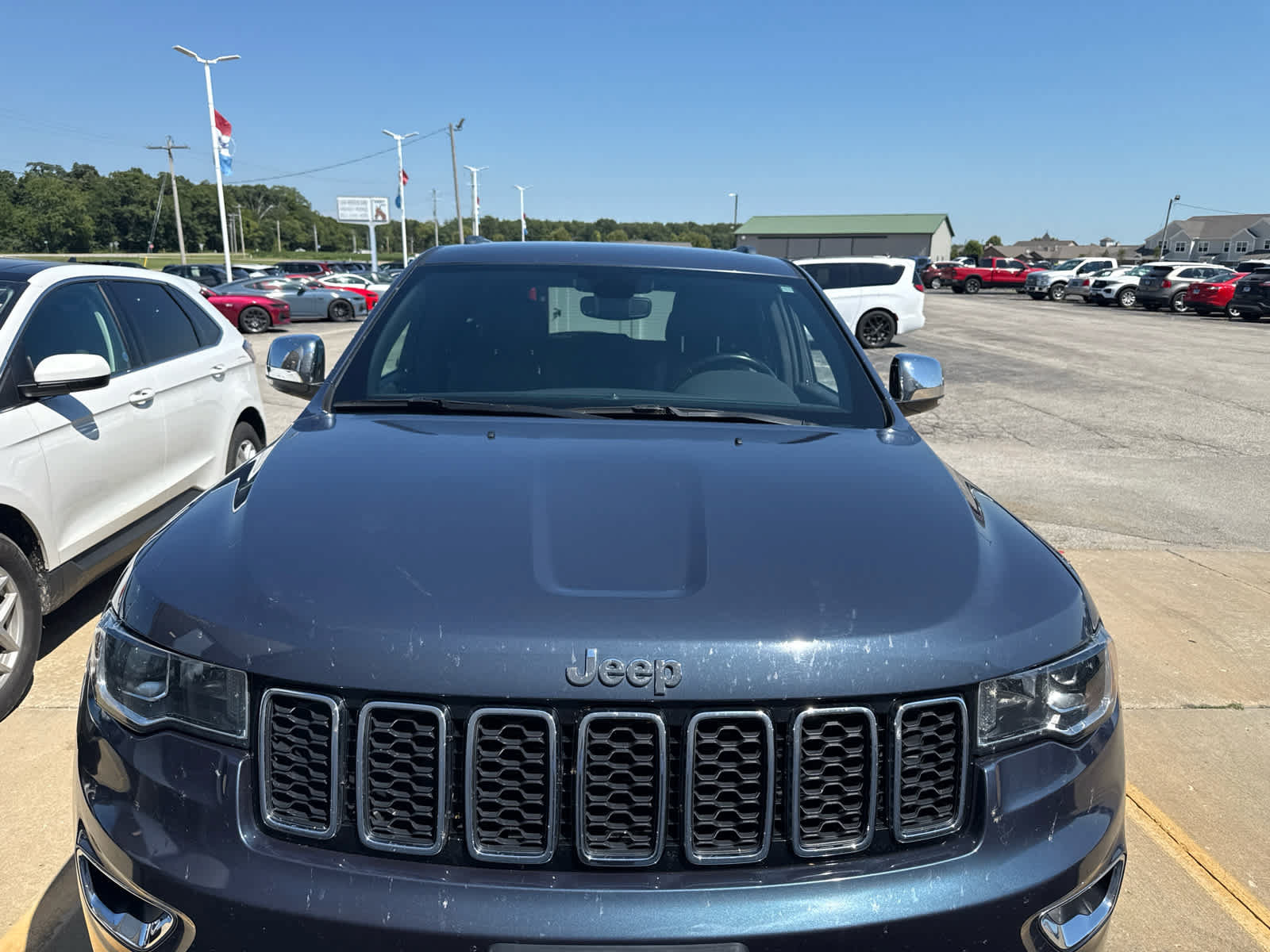 Used 2020 Jeep Grand Cherokee Limited AWD/4WD image 3