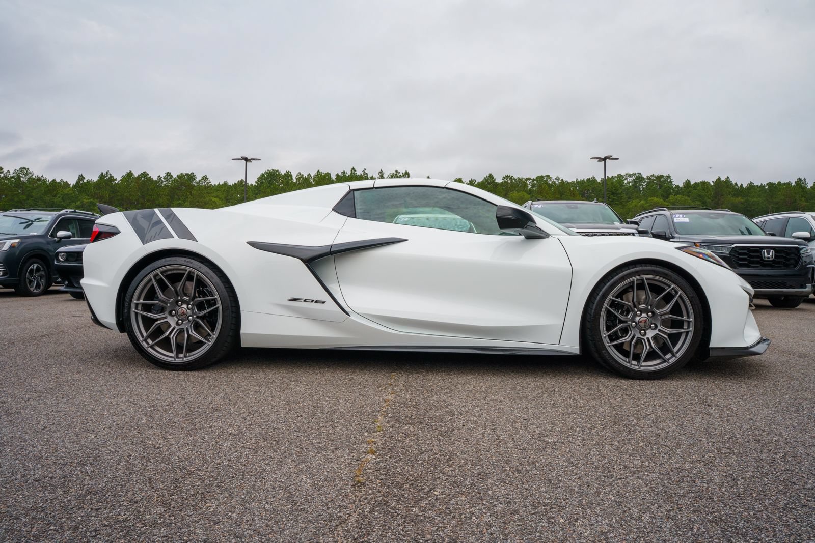 Used 2024 Chevrolet Corvette Z06 RWD image 16