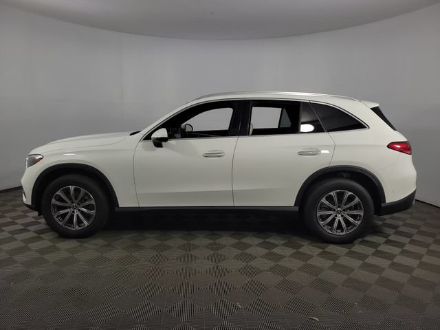 Used 2023 Mercedes-Benz GLC 300 4MATIC image 4