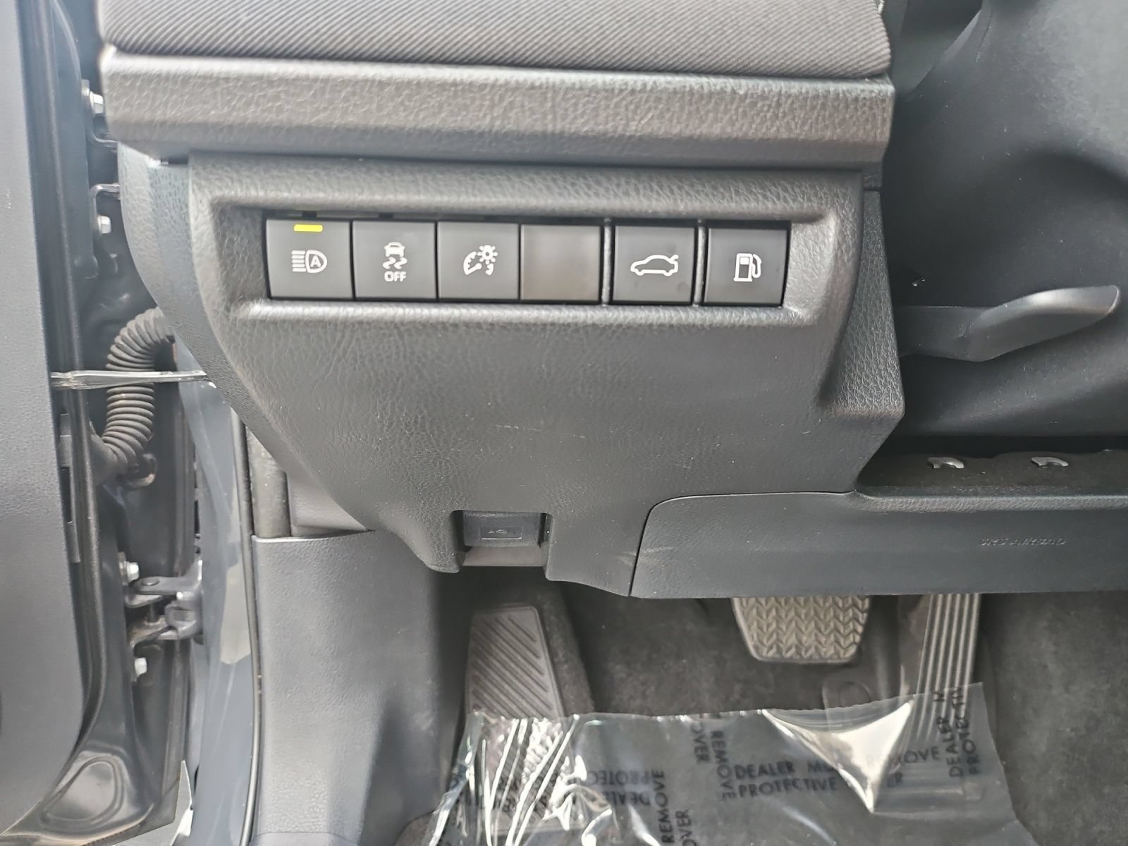 Used 2025 Toyota Camry LE FWD image 25