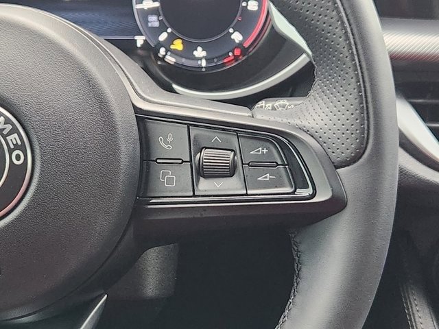 Used 2024 Alfa Romeo Stelvio Veloce image 29