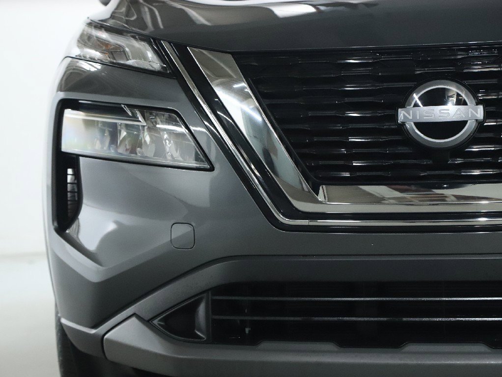 Certified 2023 Nissan Rogue SV image 7