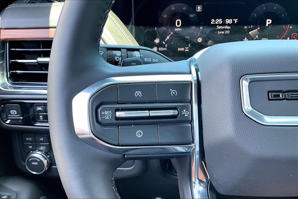 Used 2026 GMC Yukon Denali AWD/4WD image 11
