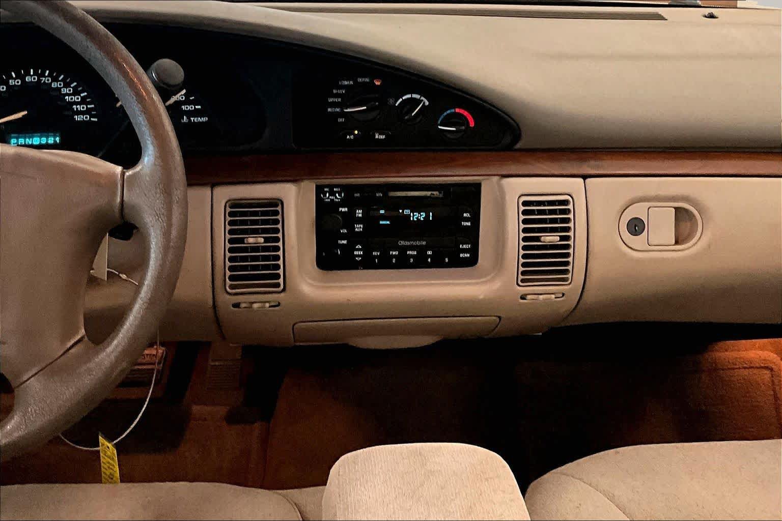 Used 1999 Oldsmobile 88 FWD image 6