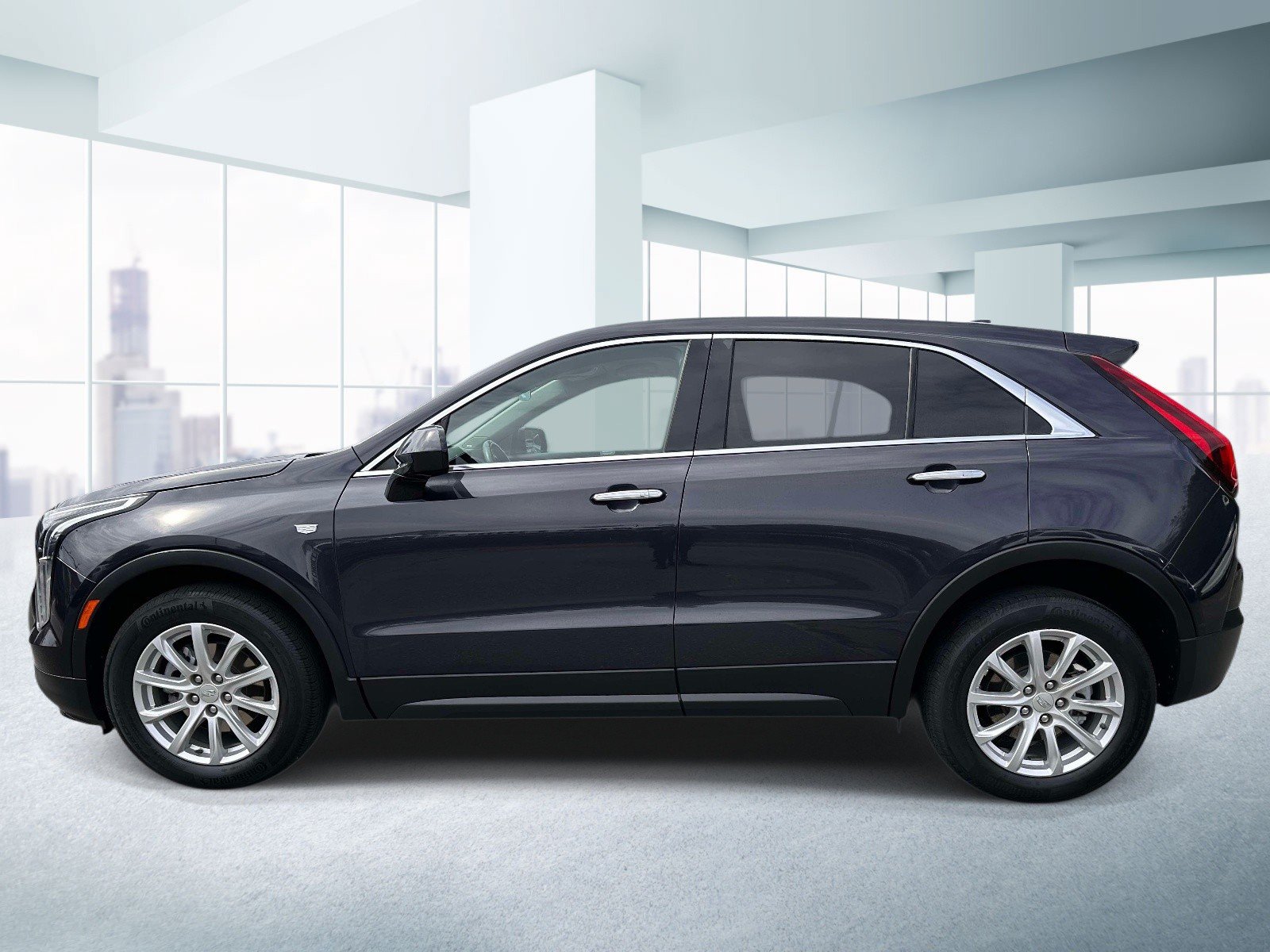 Used 2022 Cadillac XT4 Luxury w/ Cold Weather Package AWD/4WD image 2