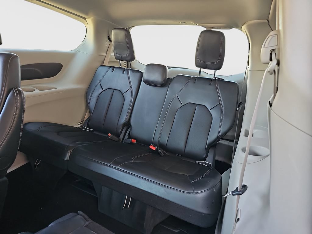 Used 2024 Chrysler Pacifica Touring-L FWD image 20