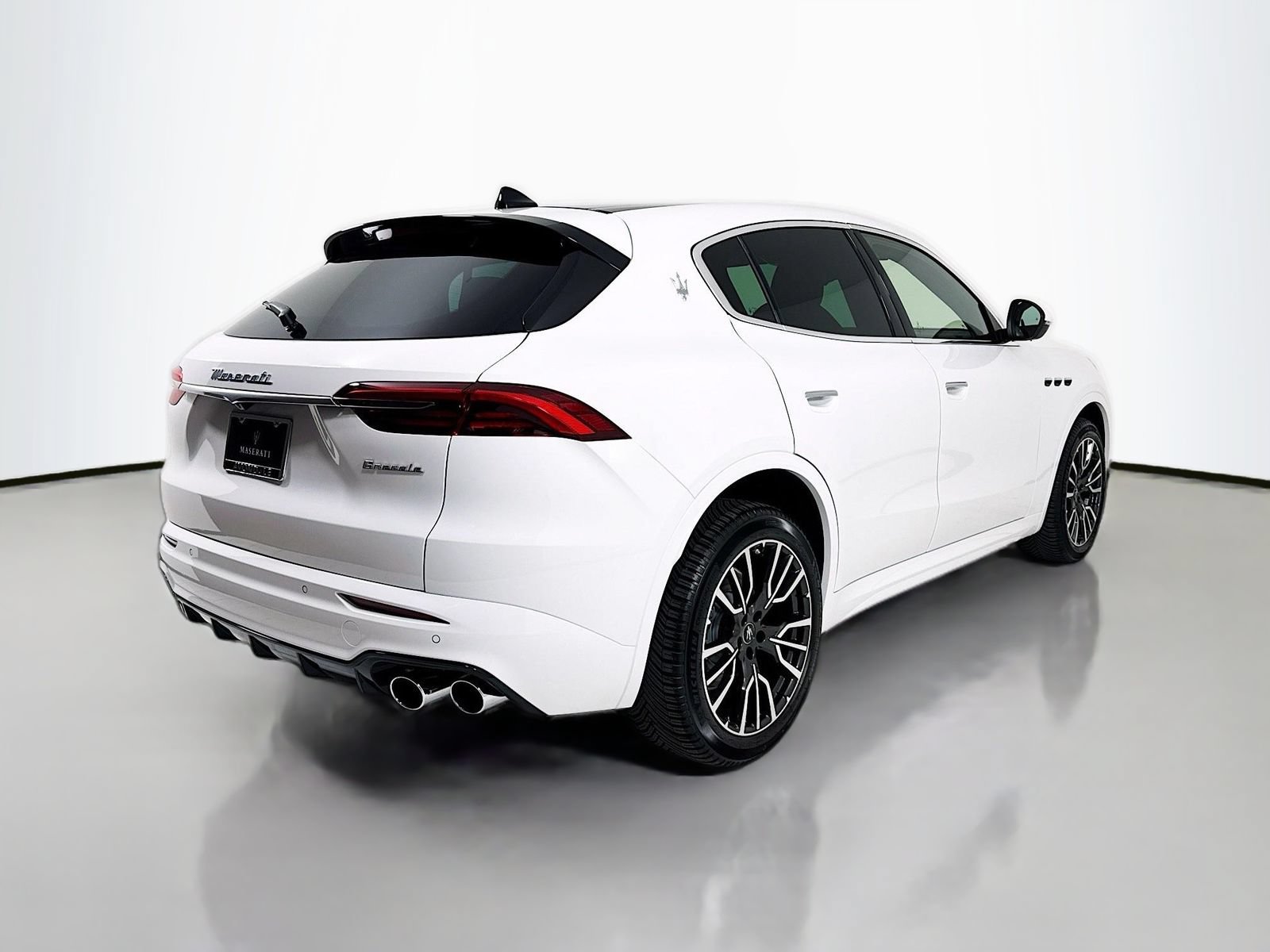 New 2025 Maserati Grecale GT AWD/4WD image 8