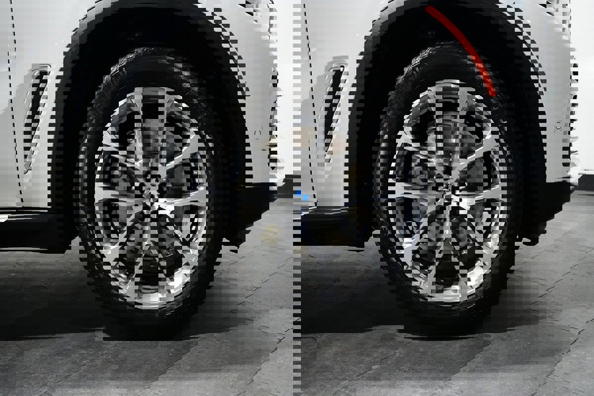 Used 2022 BMW X5 xDrive40i w/ Premium Package image 4